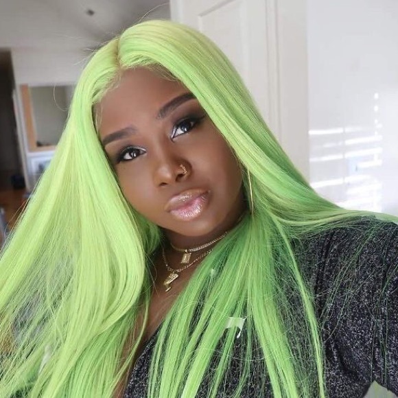 - 💫22” LIME GREEN STRAIGHT LACE FRONT WIG *NEW*
